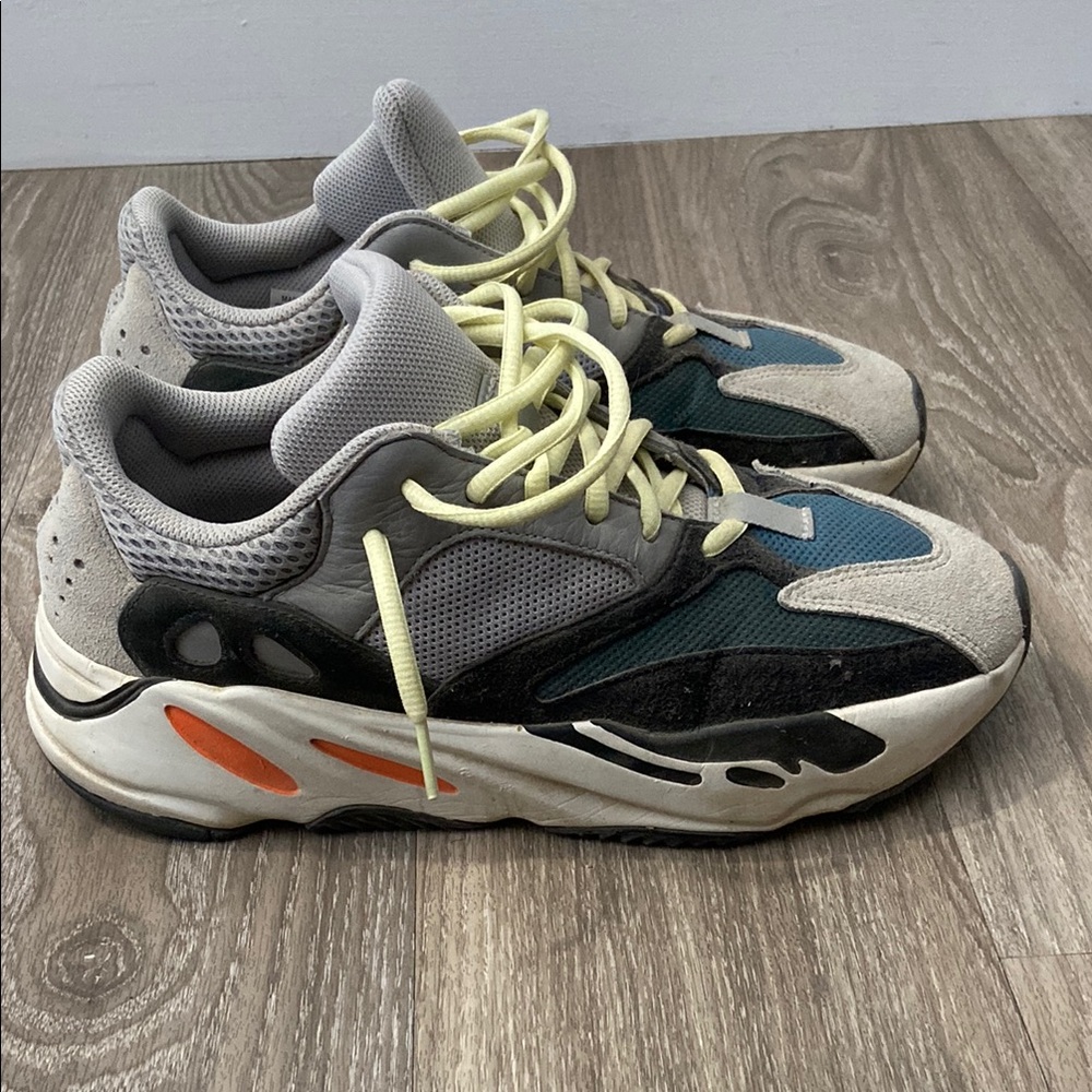 Adidas Yeezy Wave Runner